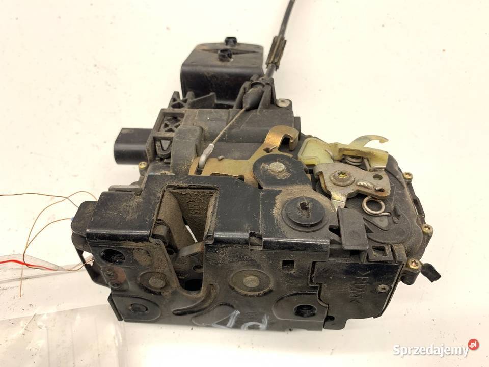 ZAMEK DRZWI PRAWY TYŁ VW PASSAT B5 SedanLimuzyna