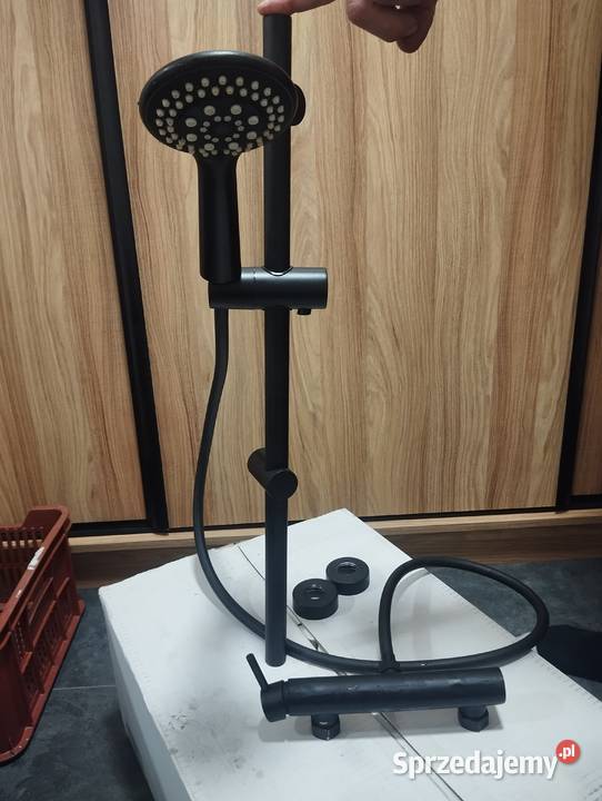 Bateria łazienkowa z zestawem prysznicowym Czyżowice