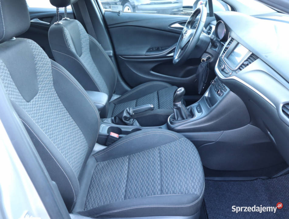 Opel Astra 14 T światła przeciwmgielne Piaseczno