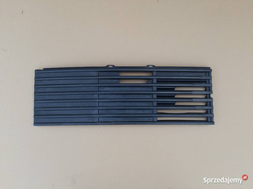 MERCEDES LK 814 GRILL ATRAPA KRATKA PRAWA Trzciel
