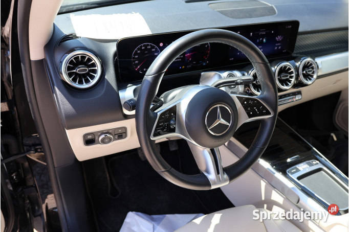 MERCEDESBENZ GLB 200 2023 133200 ccm 163 mazowieckie Warszawa