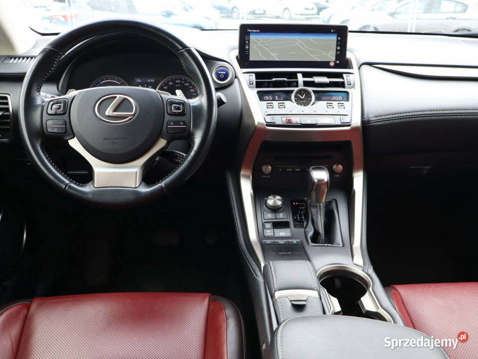 Lexus NX 300h podgrzewane fotele Piaseczno
