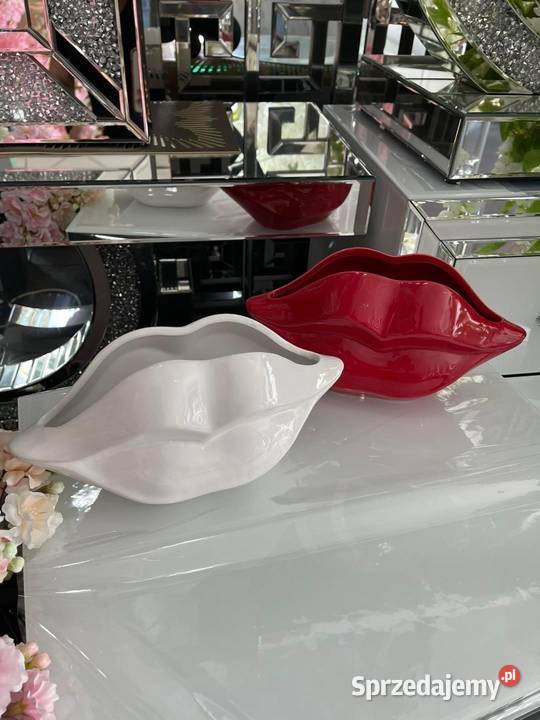 Złoty wazon osłonka usta