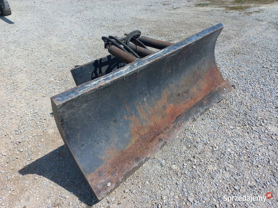 Pług do odśnieżania 135 hydrauliczny skręt stand