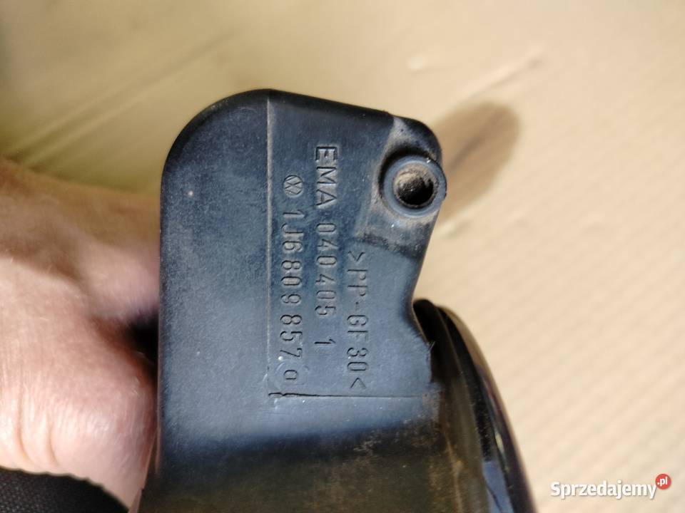 VW Golf lV klapa wlewu paliwa LB5N dolnośląskie