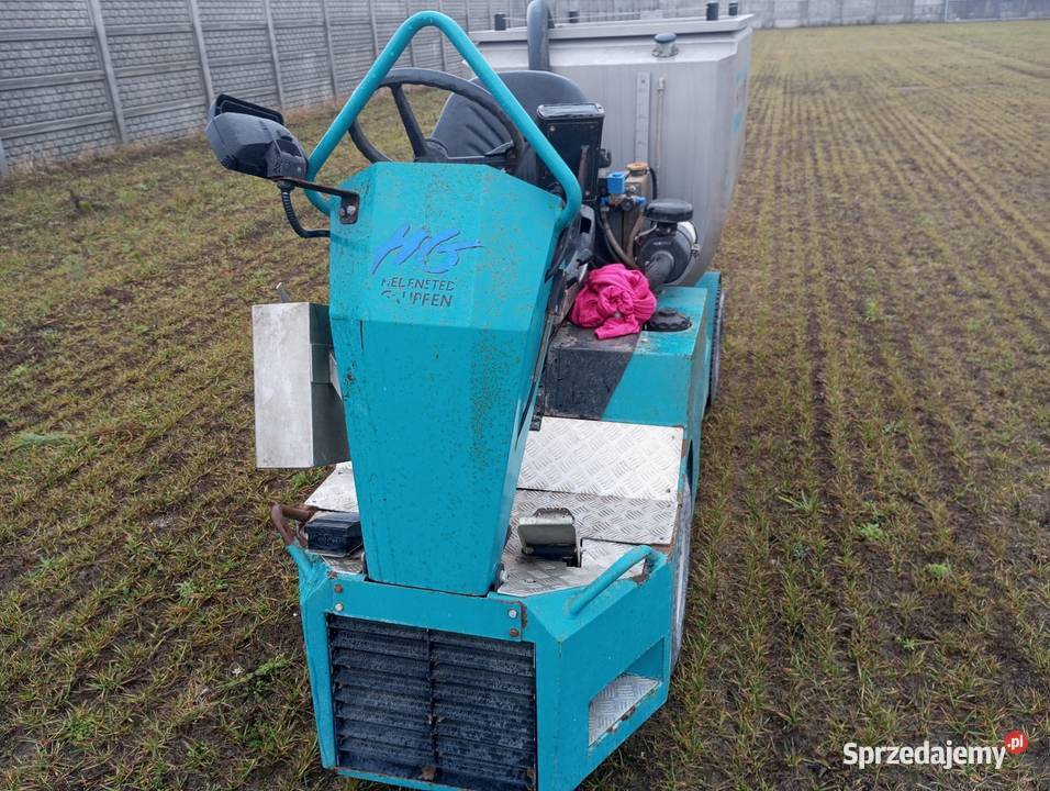 Karmiarka Kubota 4x4 Buk