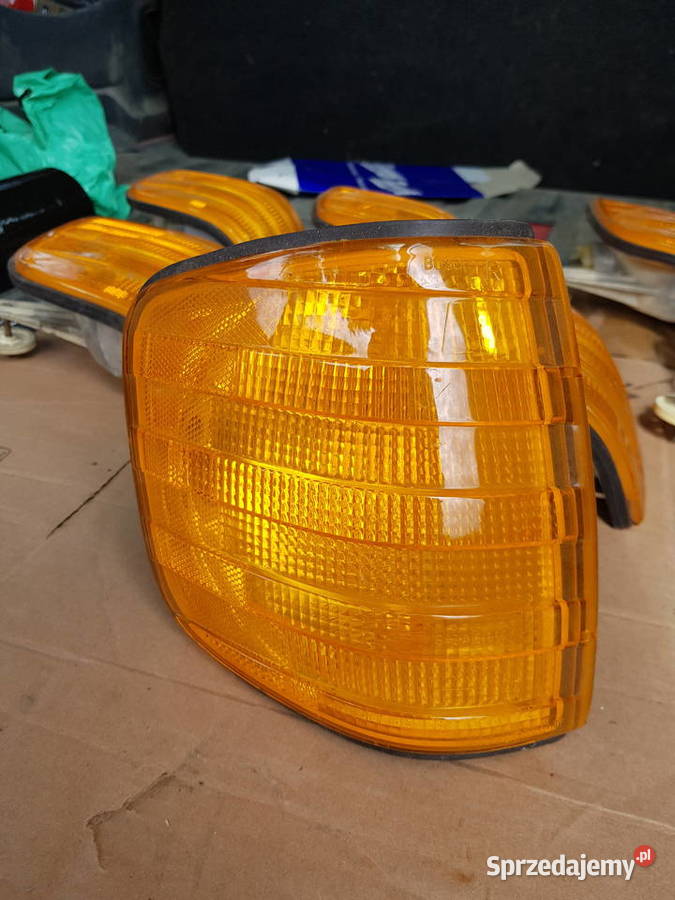 Kierunkowskaz prawy mercedes w126 s klasa USA Piaseczno