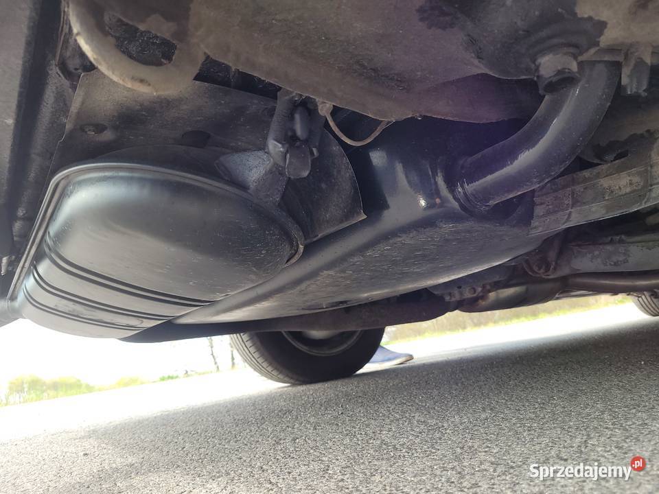 MercedesBenz S124 E220T żółte blachy Czepino