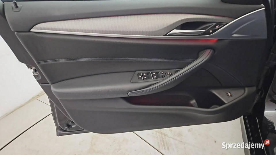 BMW 518 d M Sport sportaut Z Polskiego Salonu wielofunkcyjna kierownica Warszawa