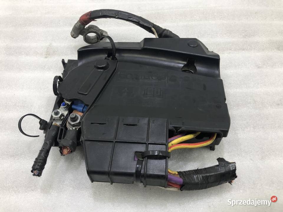 KLEMA BEZPIECZNIKÓW AV6T14A067BC FORD C II Materiały instalacyjne
