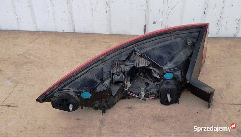 RENAULT MEGANE 4 KOMBI LAMPA PRAWATYŁ