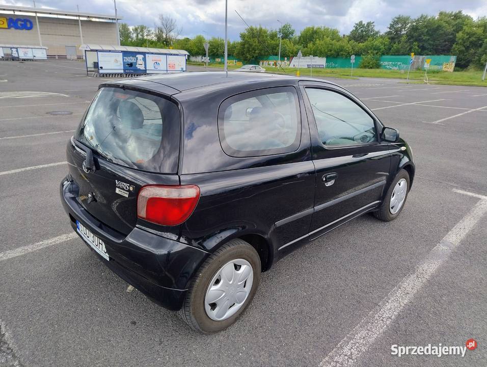 Toyota Yaris AUTOMAT 13 VVTi 86 Rok produkcji 1999 Yaris Sosnowiec