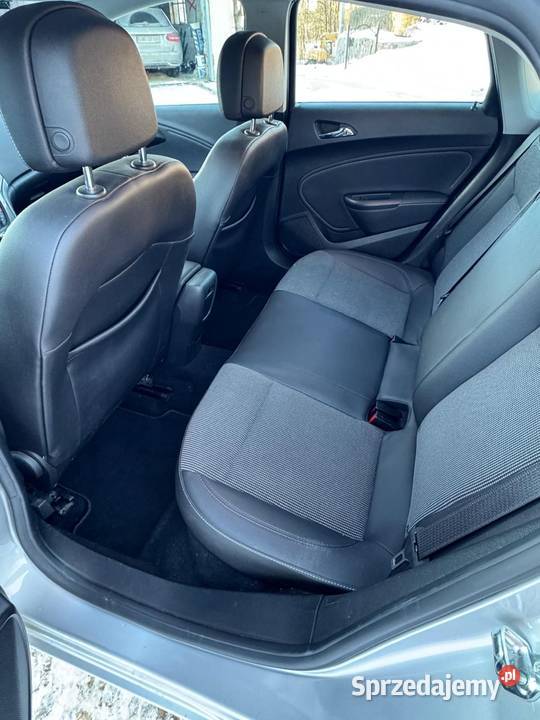 Opel Astra 14 benzyna 140 2013r Automat Ustarbowo