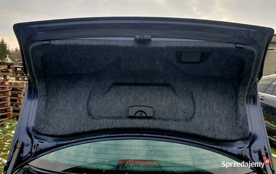 AUDI A4 B5 SEDAN KLAPA IDEALNA KOLOR LZ5L Radom