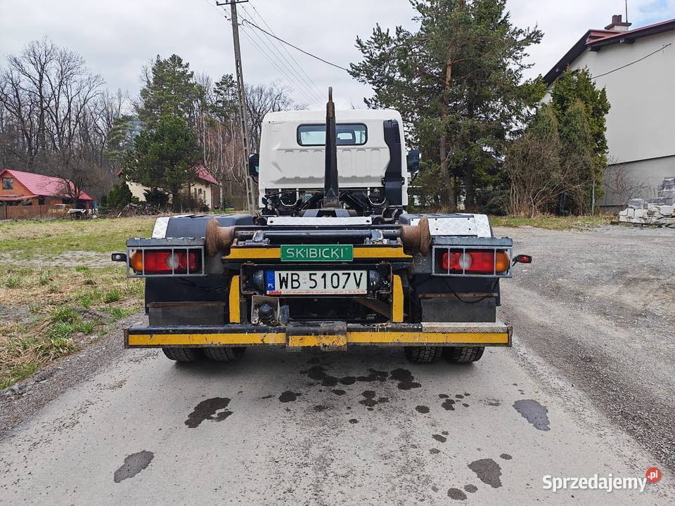Mitsubishi Fuso Canter hakowiec Specjalny 4x2 nie