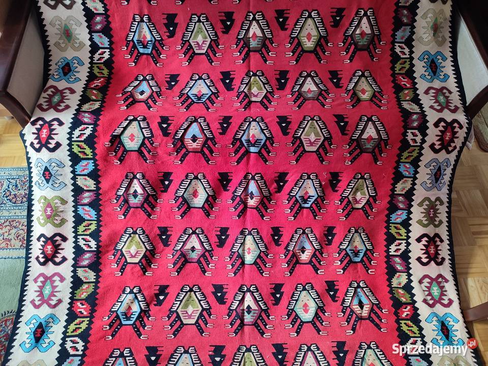 Kilim wełniany duży z zawieszkami