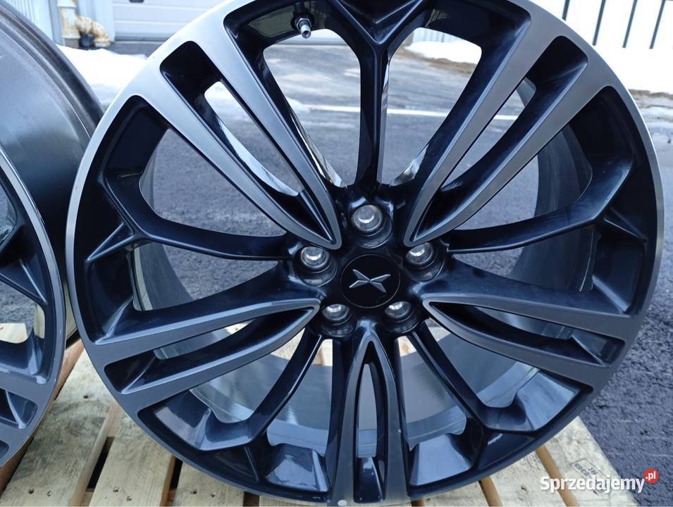 Alufelgi 20 czujniki Samochodowe Stryszawa sprzedam
