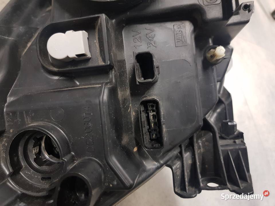 Renault Laguna 3 lampa lewa używana w stanie osobowe Lampy przednie Kończyce Małe sprzedam