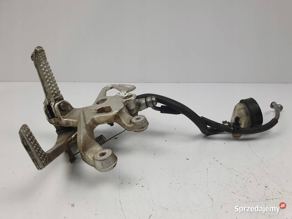 PRAWY PODNÓŻEK KIEROWCY POMPA HAMULCOWA Bmw S Chełm