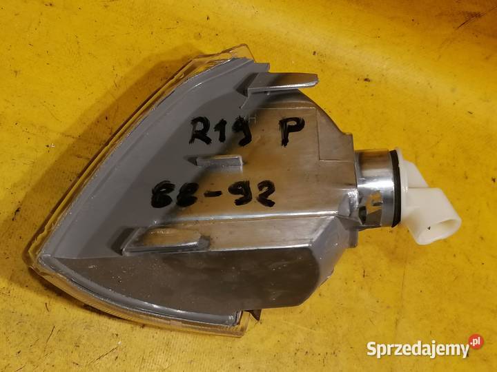 nowy kierunkowskaz prawy Renault 19 r8892 Kierunkowskazy Piotrków Trybunalski