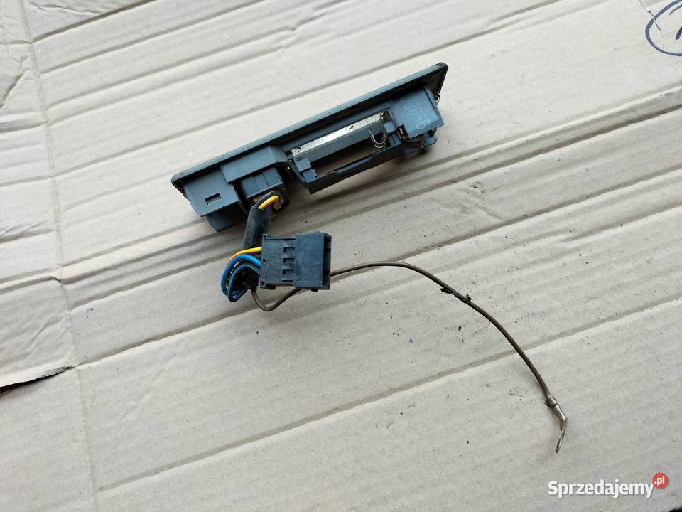 AUDI 80 B4 LAMPKA WNĘTRZA KABINY osobowe Kamień-Kolonia