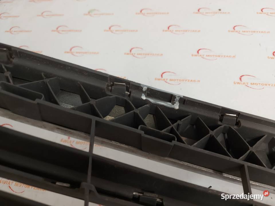 MERCEDES W204 07r grill atrapa A2048800083 Kielce