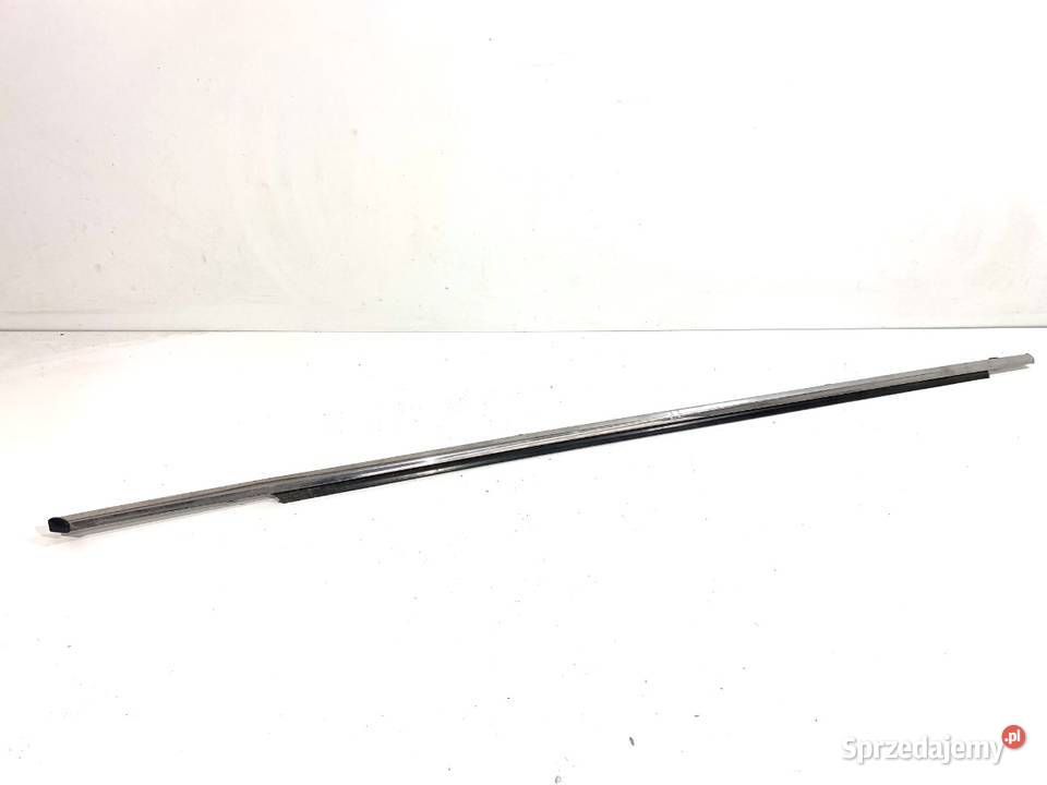 LISTWA ZGARNIAJĄCA PRZÓD PRAWY LEXUS CT Listwy Części samochodowe