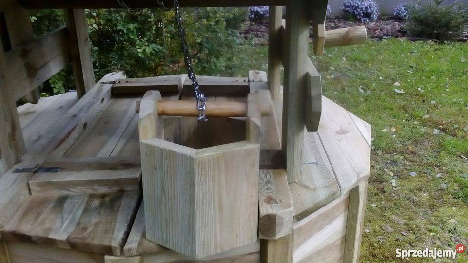 Studniaozdobna drewniana obudowa studni wielkopolskie