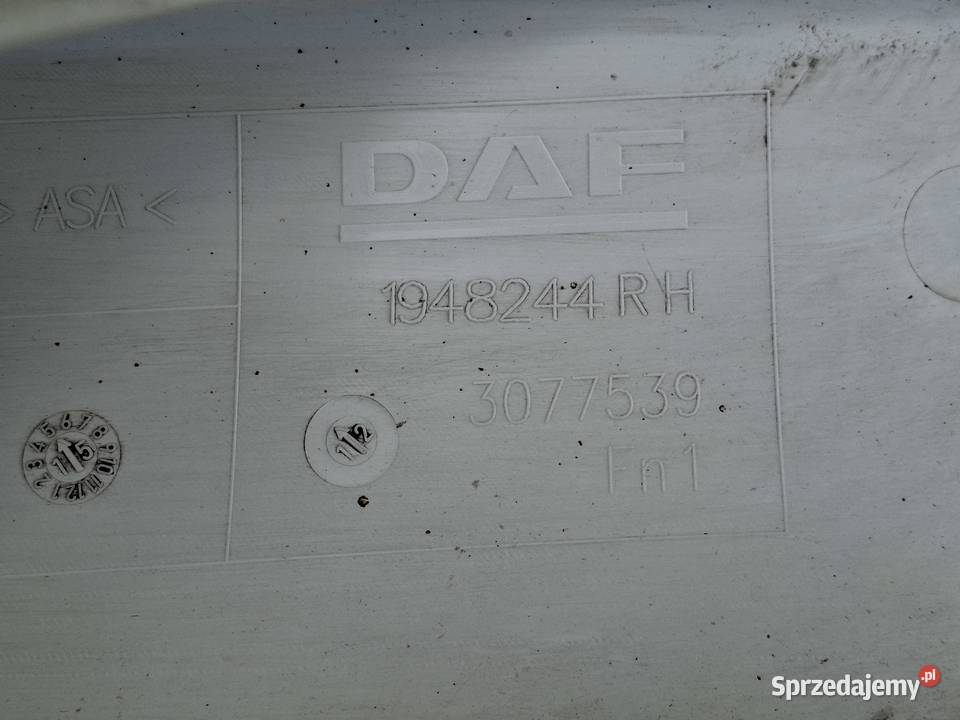 DAF XF 106 EURO 6 OBUDOWA WNĘKA STOPNIA PRAWEGO Bieleń