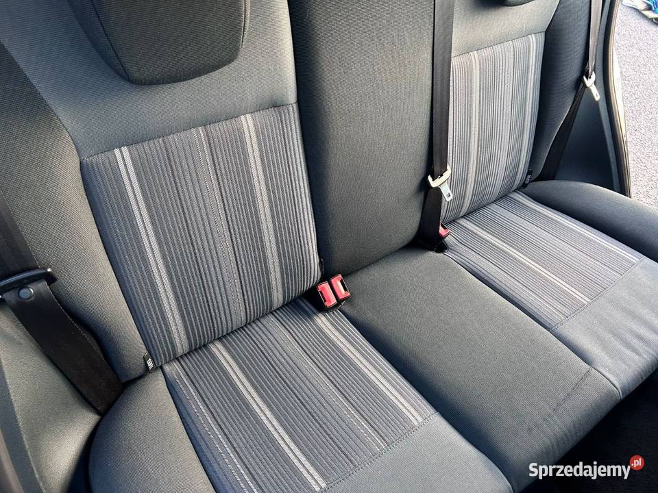 Zadbany Ford Fiesta MK7 2009 125 l benzyna 82 wielofunkcyjna kierownica Ćmielów sprzedam