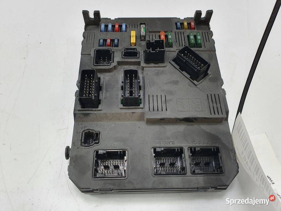 SKRZYNKA BEZPIECZNIKÓW PEUGEOT 206 9652474780 Lipno