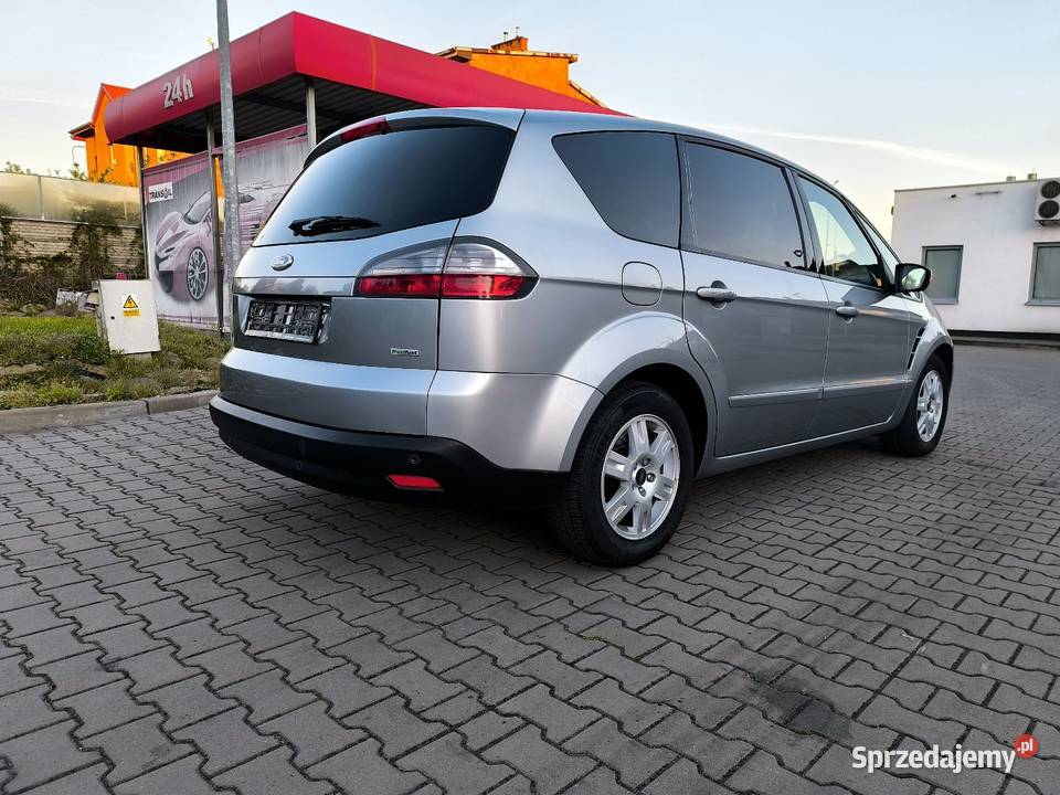 Ford S śliczny srebrny
