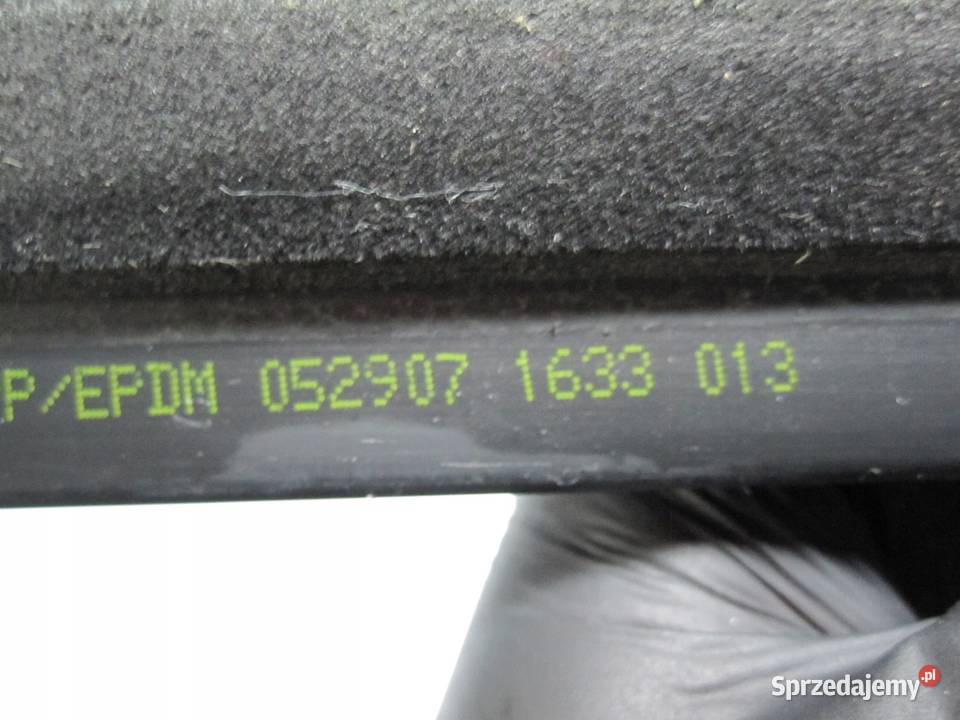 DODGE NITRO 08r listwa zgarniająca drzwi prawy osobowe