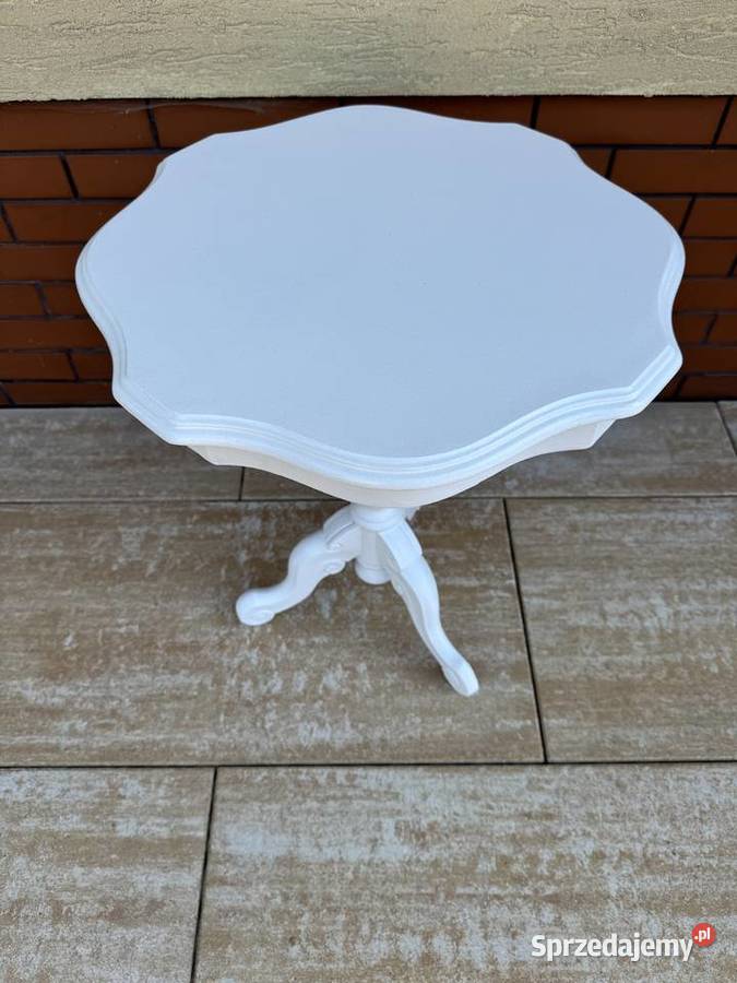 Stolik stylowy biały okrągły okolicznościowy Sulbiny