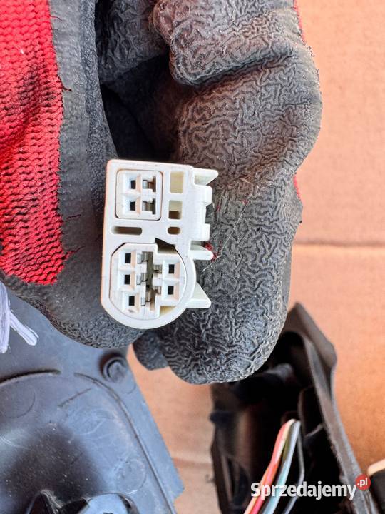 Lusterko prawy przód Yaris III 1120 5d 7 pinów Brzesko sprzedam