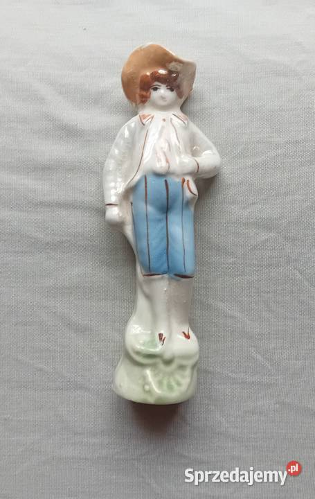 Porcelanowa figurka chłopak w kapeluszu strój z Koźminek