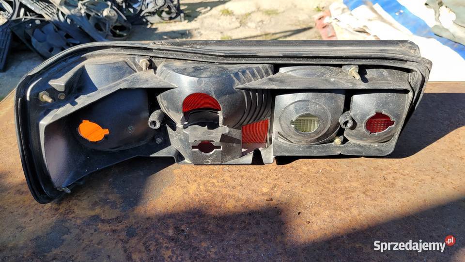 Lampa tylna prawa Mercedes W126 Oświetlenie Łagów