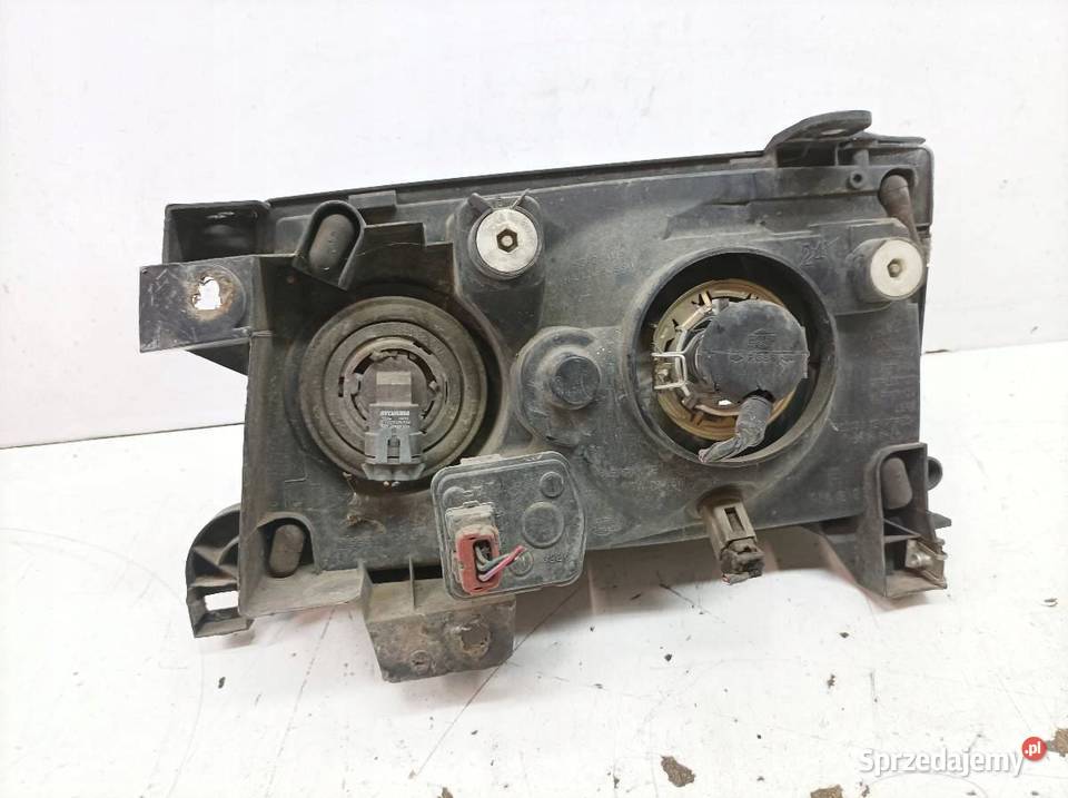 LAMPA PRZÓD PRAWA Nissan Terrano II 19932007