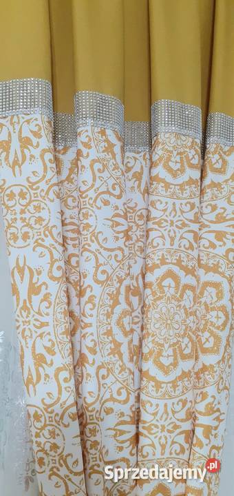 Zasłony miodowe koło mandala Mława