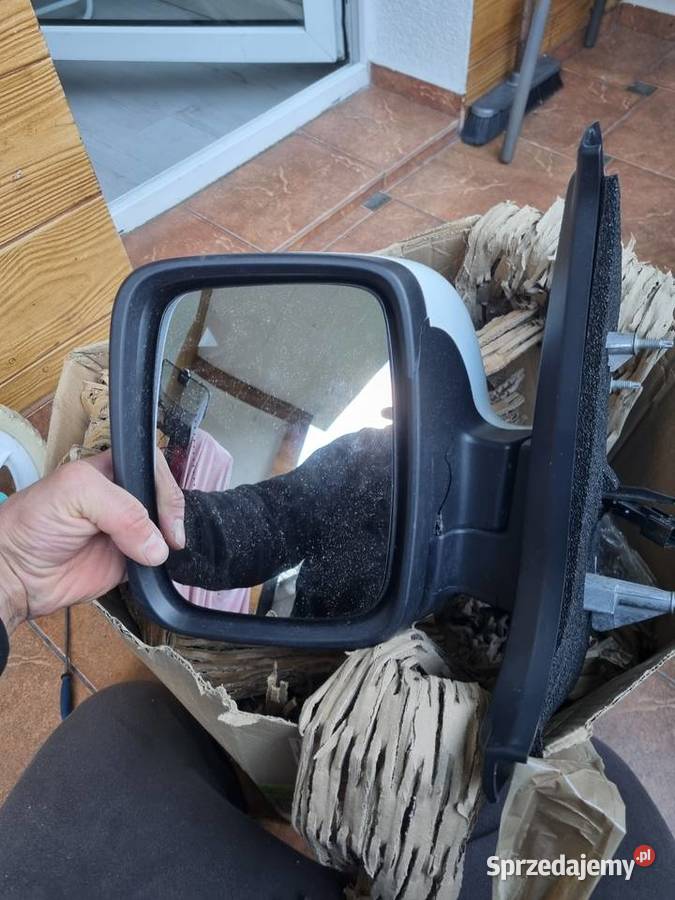 Lusterko renault trafic 4 uszkodzone szybka cala Rok produkcji 2025 Reda