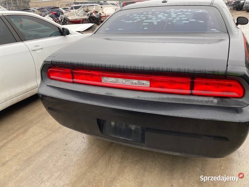 Dodge Challenger 35 250KM mazowieckie Komorów