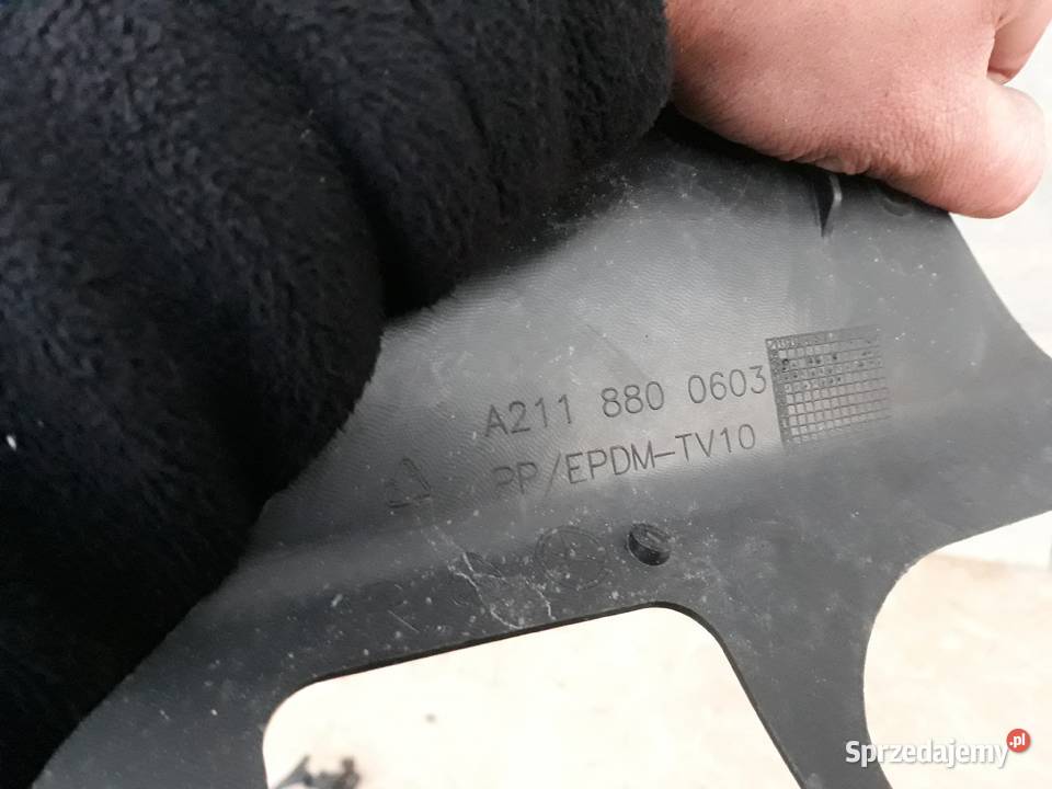 MERCEDES W211 0609 ŚLIZG ZDERZAKA PRAWY PRZÓD Międzychód