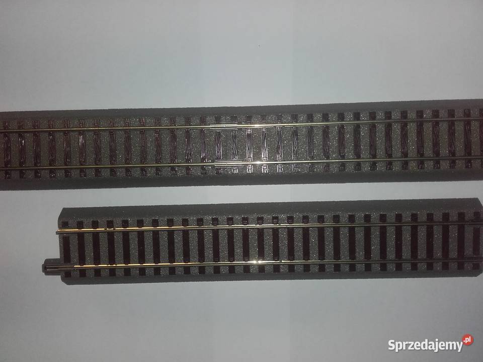 Tory ROCO na podsypce w skali H0 Będzin