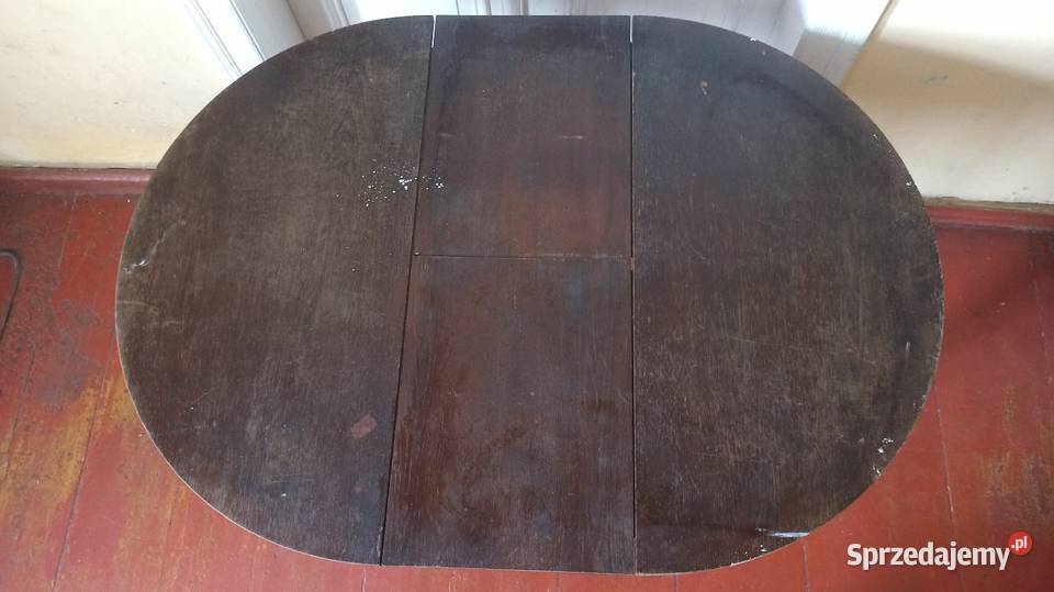 Stary drewniany rozkładany stół w stylu artdeco