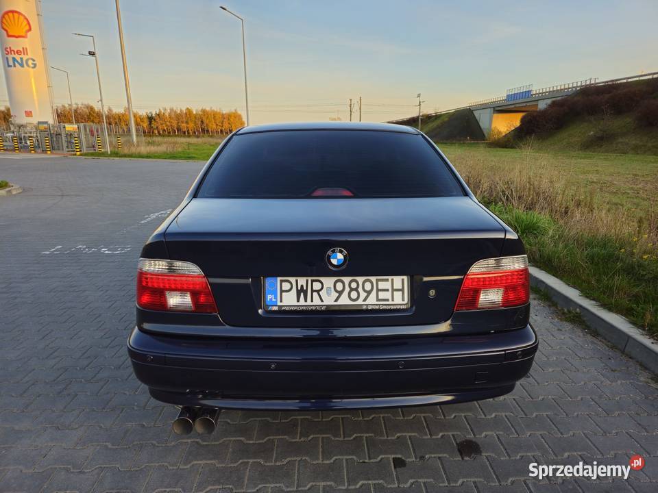 BMW E39 528i 1999 28 benzyna sedan granatowa światła do jazdy dziennej Września sprzedam