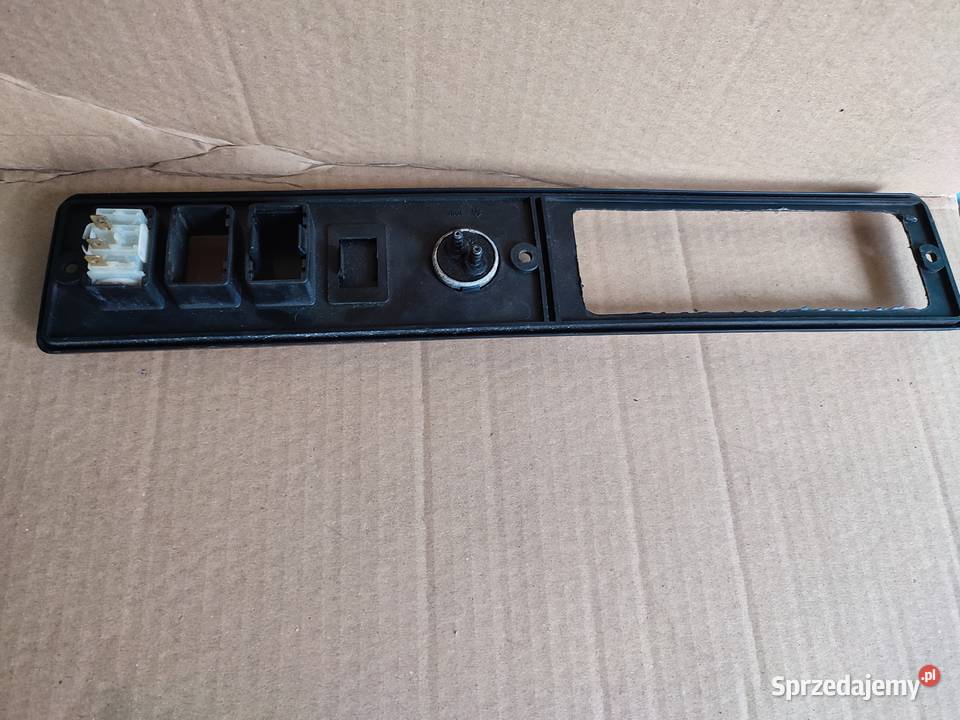Fiat 126p panel deski konsola radia Wyposażenie wnętrza Zduny