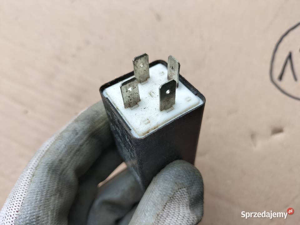 PRZEKAŹNIK 339 4A0907517 osobowe Kamień-Kolonia