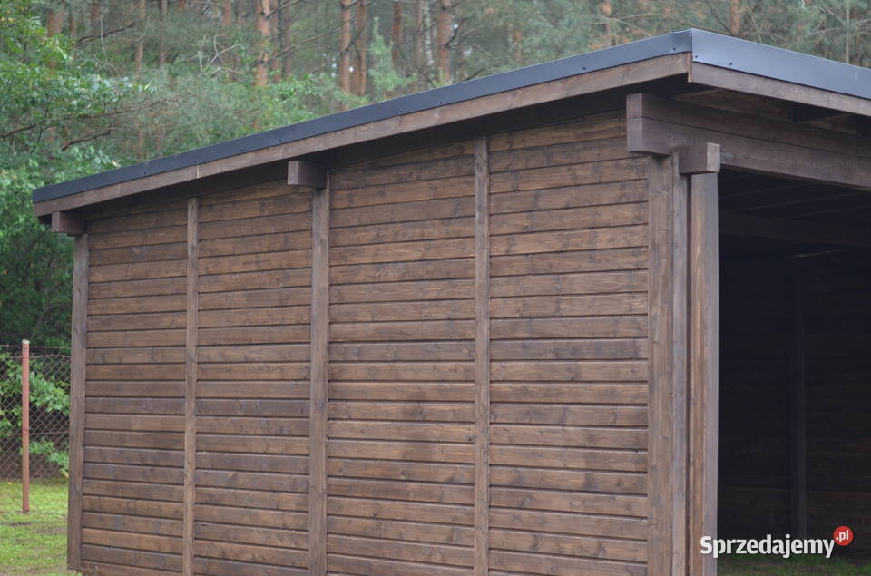 Wiata garażowa z drewnianymi ścianami Konin
