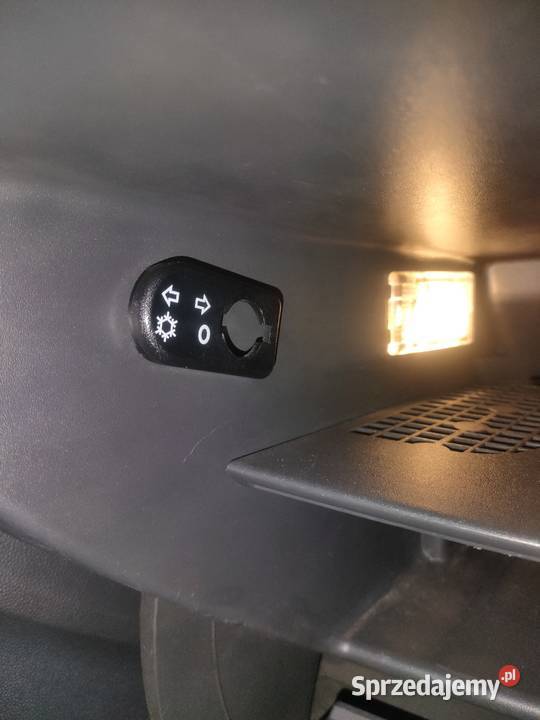 Astra H 18 140 Gaz Skrętne ksenony Dwa komplety sprzedam