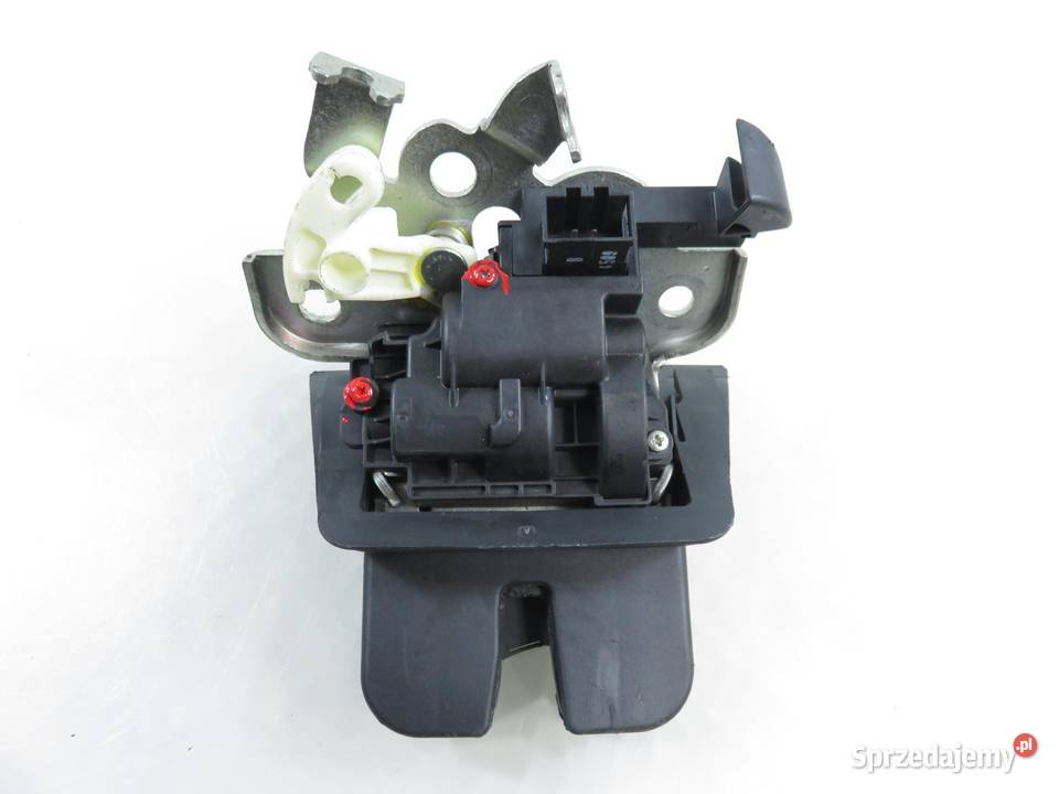 ZAMEK KLAPY AUDI A4 B8 osobowe sprzedam